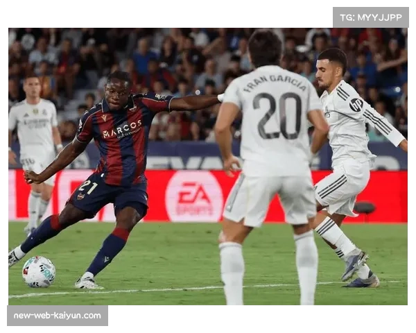 莱万特跑位衔接更趋流畅 终结选择合理不再盲目出手 莱万特跑位衔接更趋流畅 终结选择合理不再盲目出手